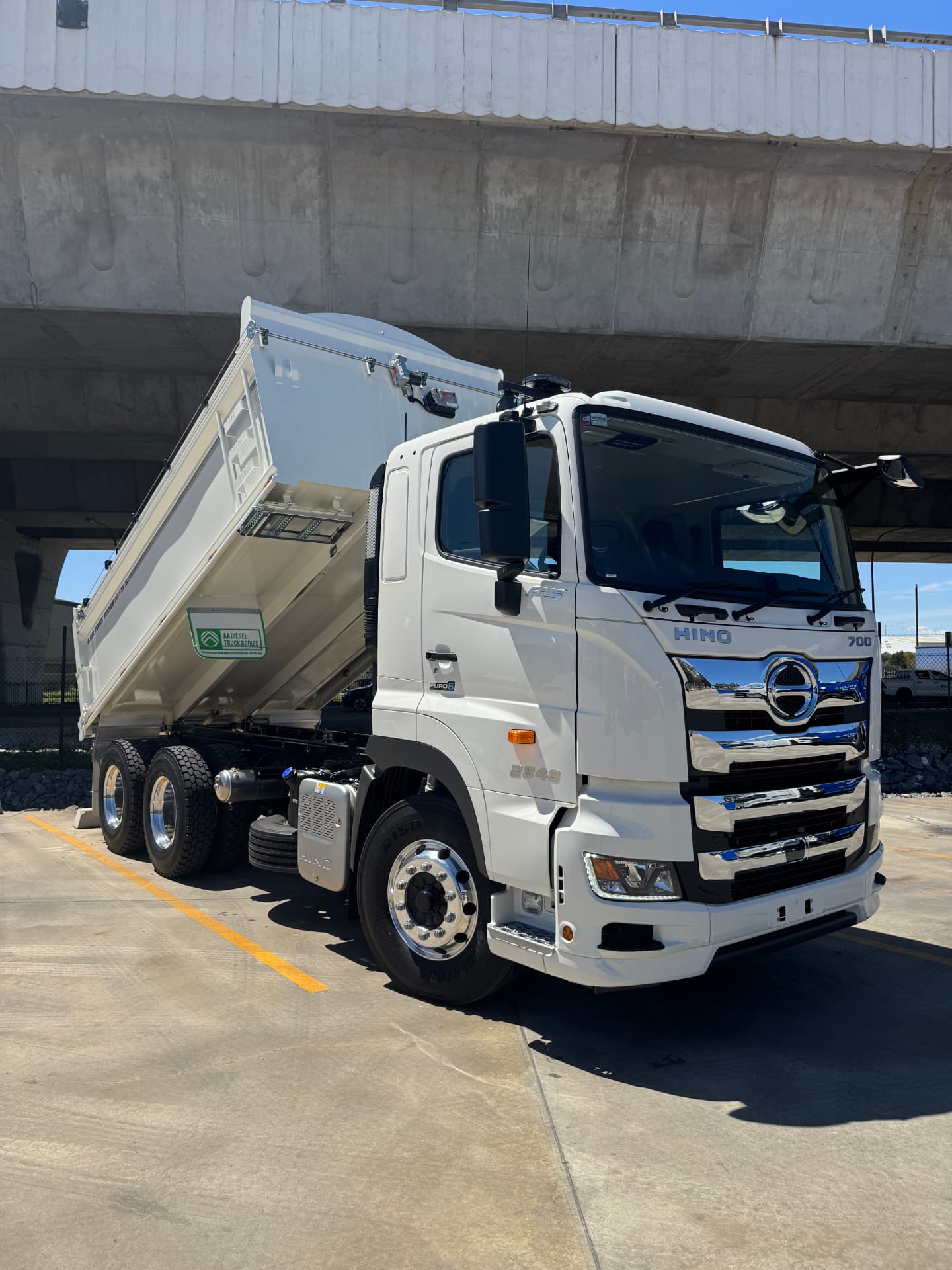 Hino 700 FS tandem drive tipper delivered